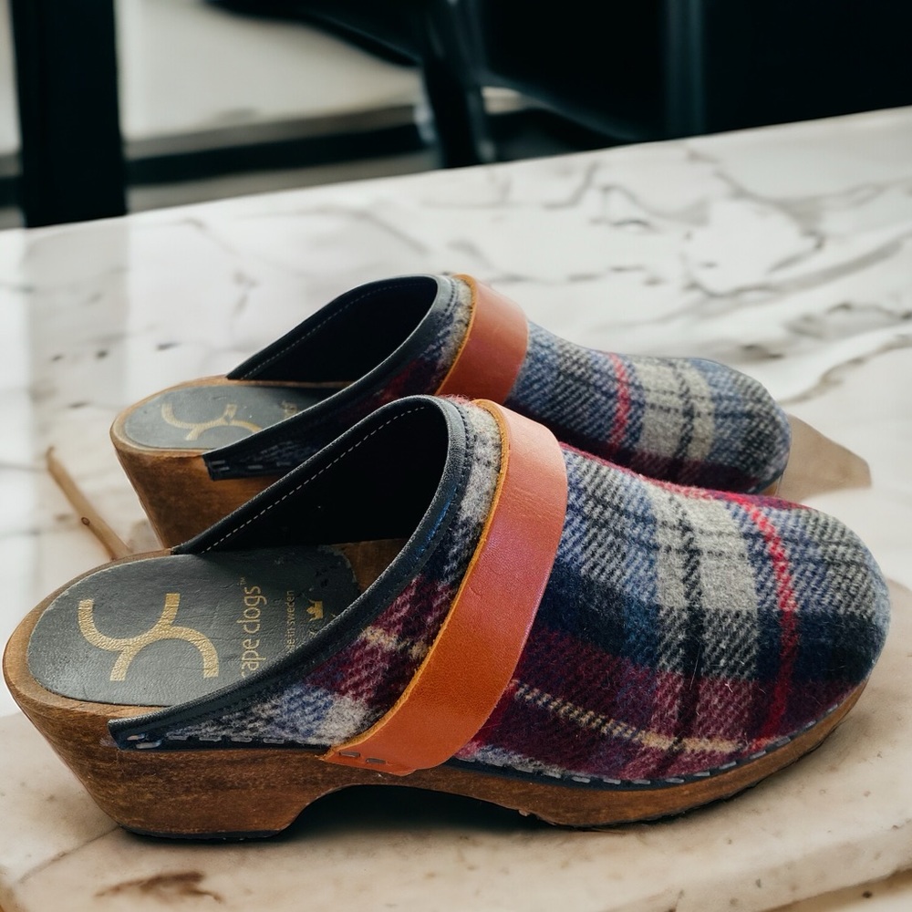 Cape Clogs Sweden Wool Scottish Tartan Plaid Wooden Leather Strap Clogs Size 6